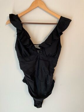 ONE PIECE BLACK CUPSHE SZ.L